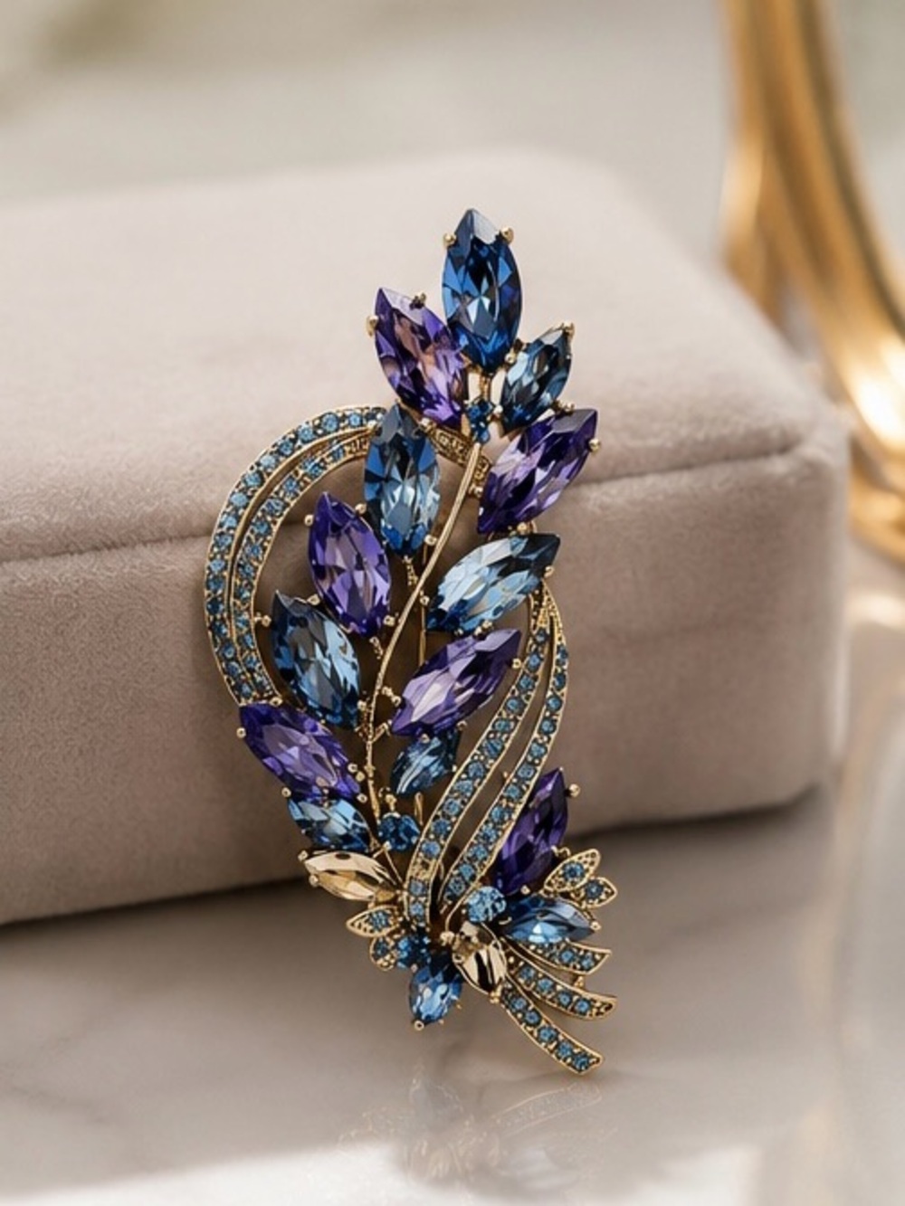 Royal Sapphire Amethyst Crystal Floral Brooch - Picture 4 of 4